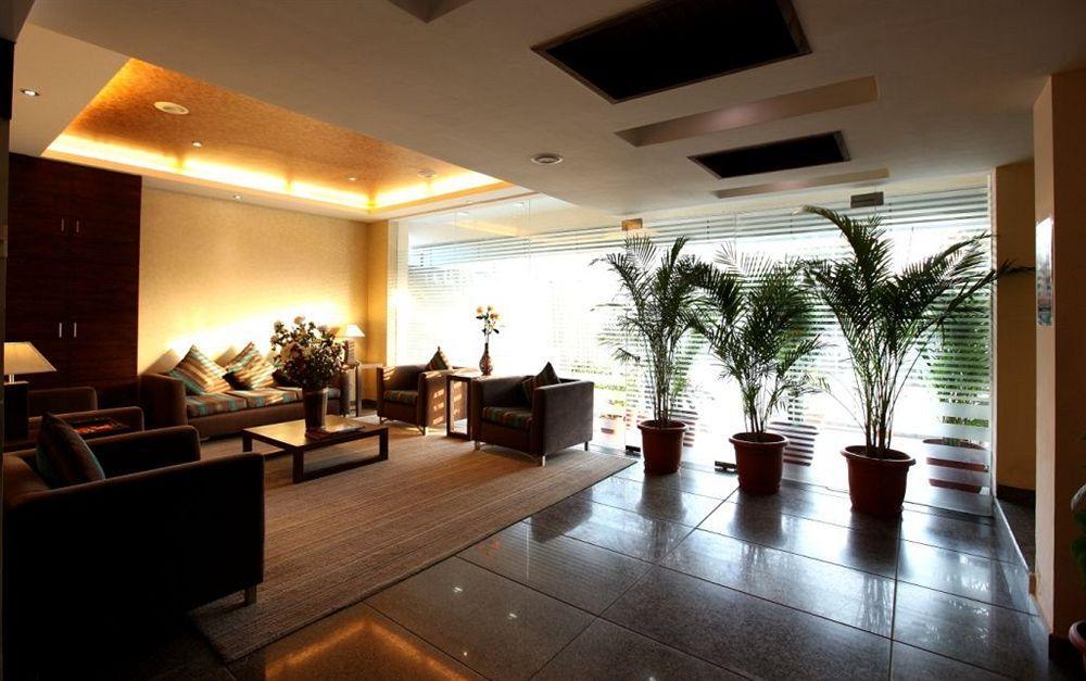 Crossroads Hotel Gurgaon Exterior photo