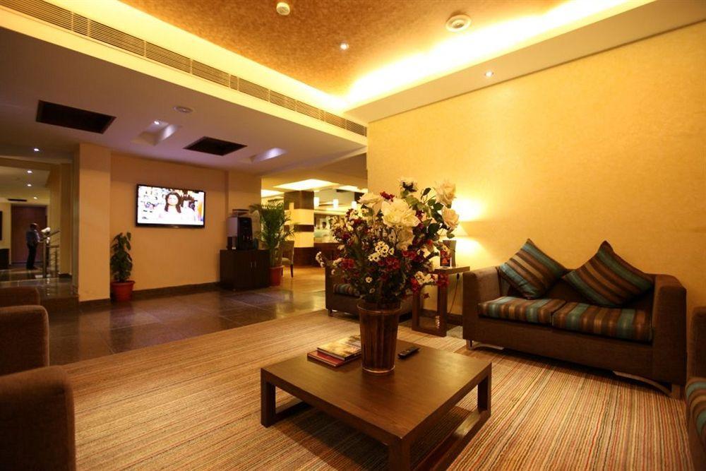 Crossroads Hotel Gurgaon Exterior photo