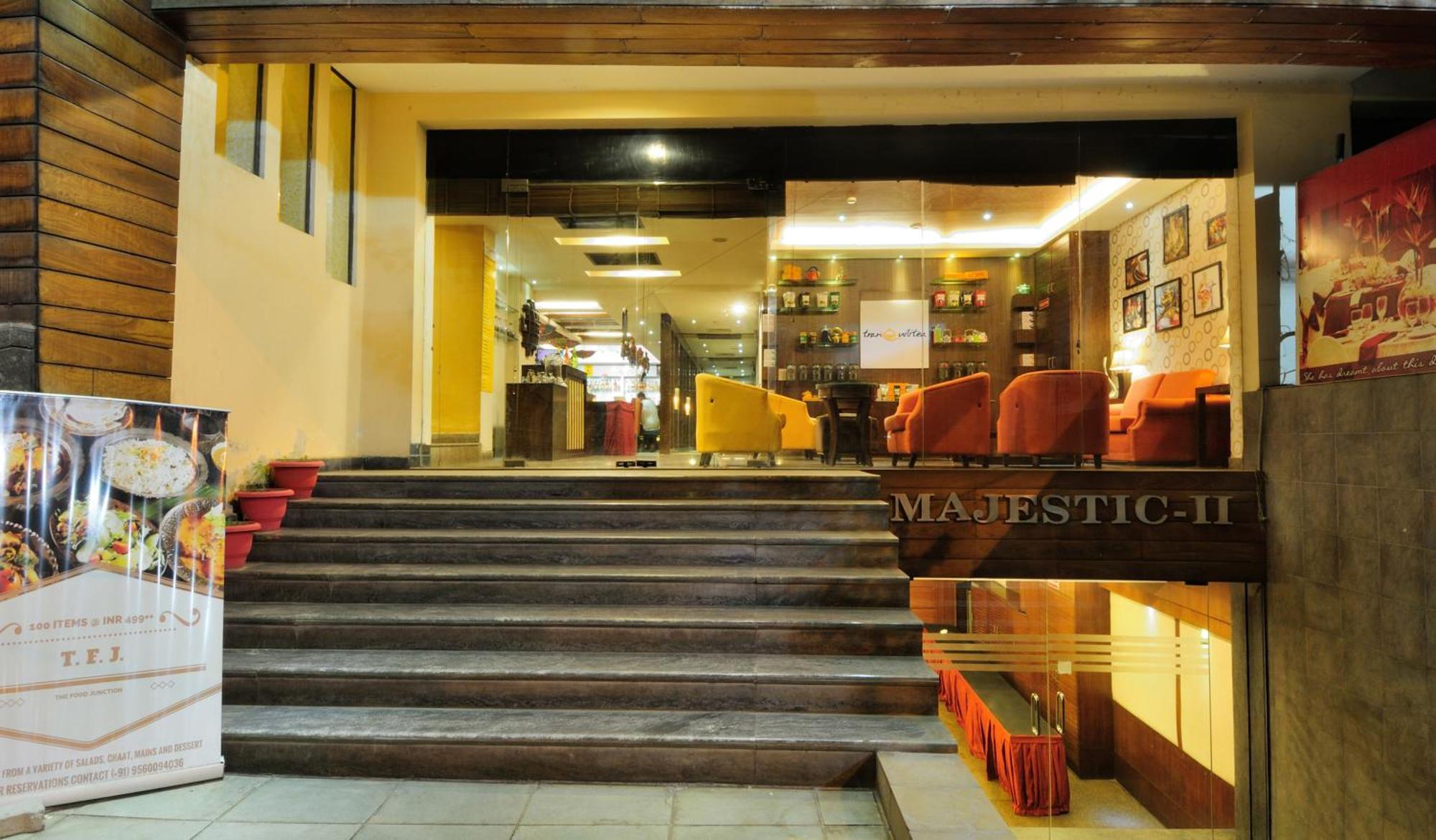 Crossroads Hotel Gurgaon Exterior photo
