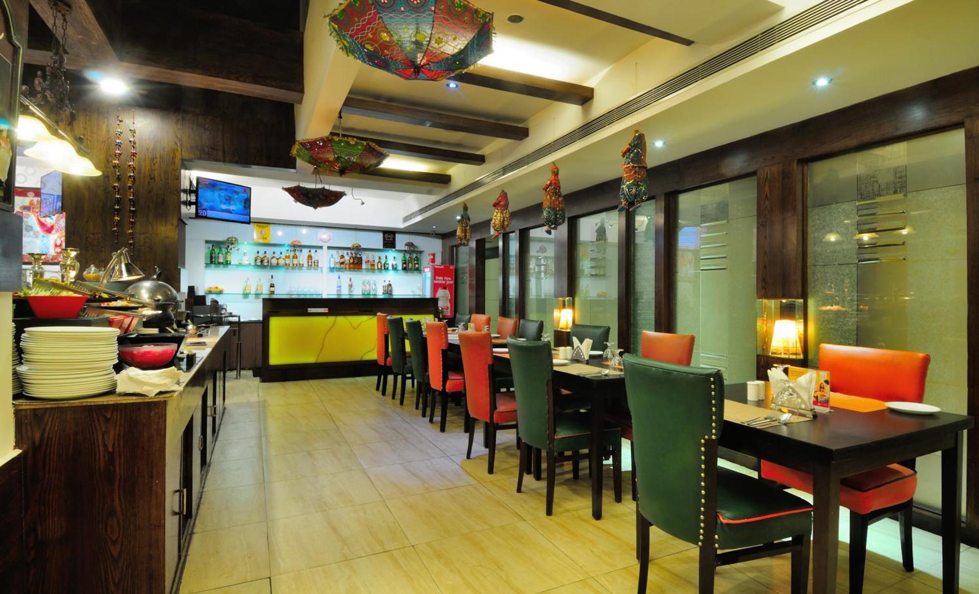 Crossroads Hotel Gurgaon Exterior photo