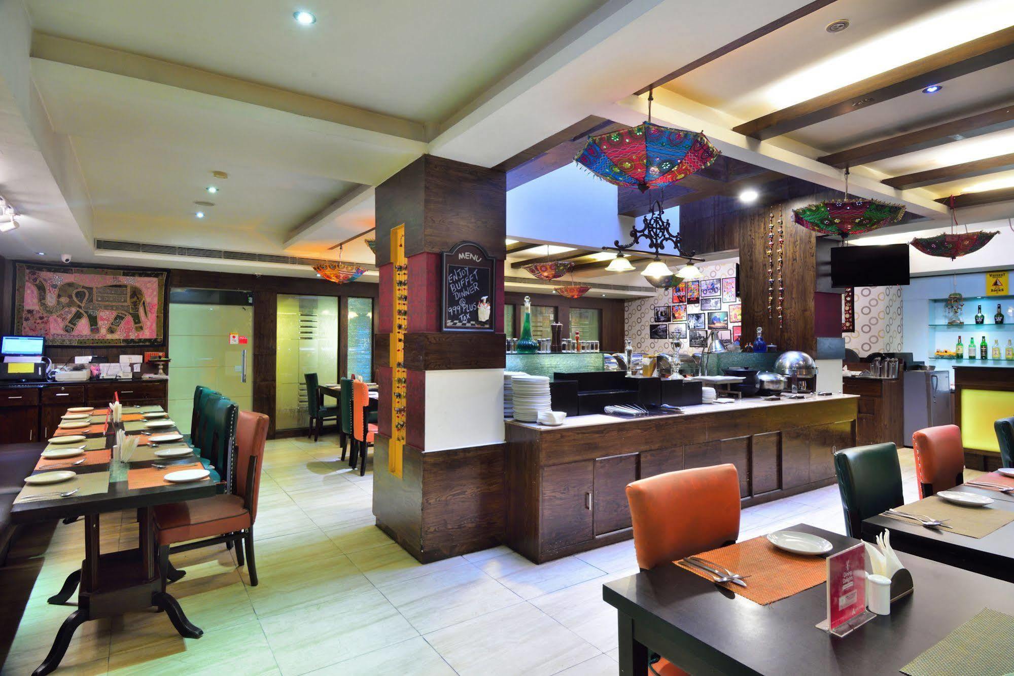 Crossroads Hotel Gurgaon Exterior photo